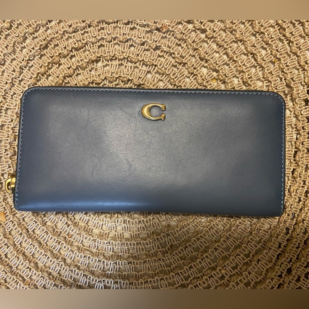 COACH Slim Accordion Zip Wallet